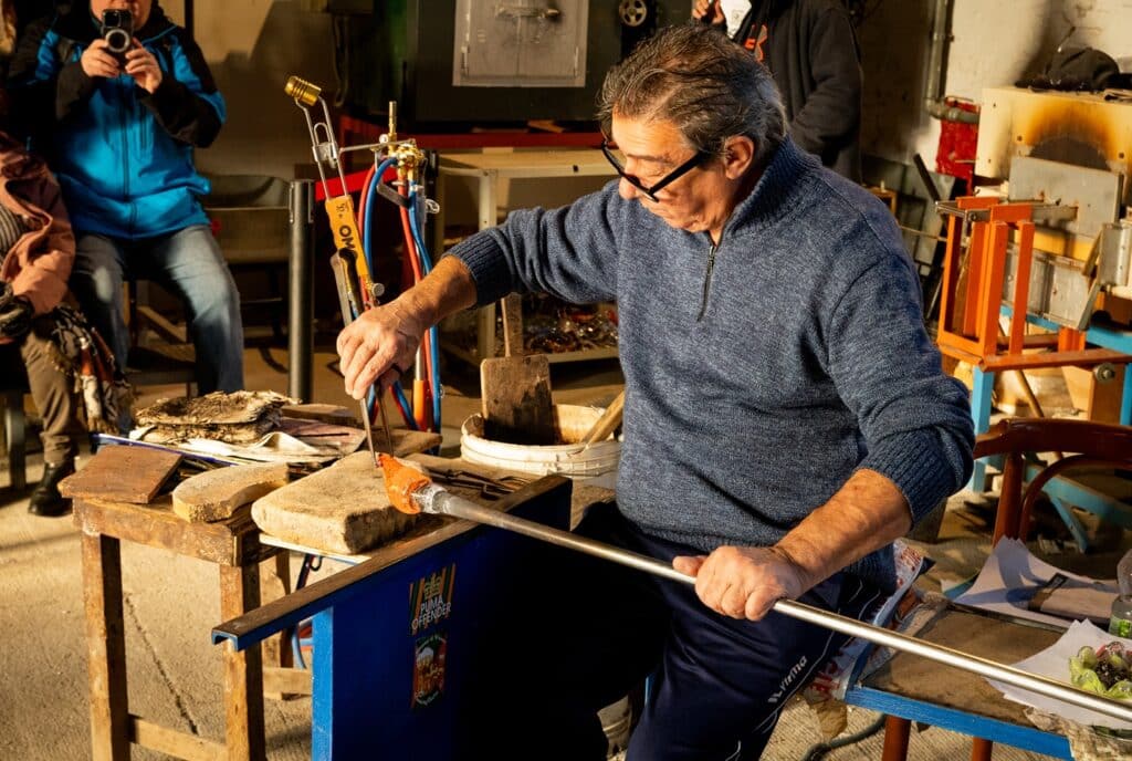 Maestro del vetro in azione